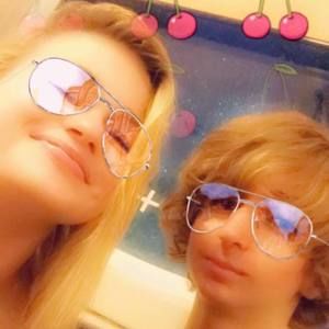 Meet your Posher, Casey